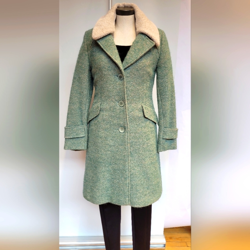 NWT New With tags Women's Fox's wool 3/4 fall coat size 38, made in Europe.